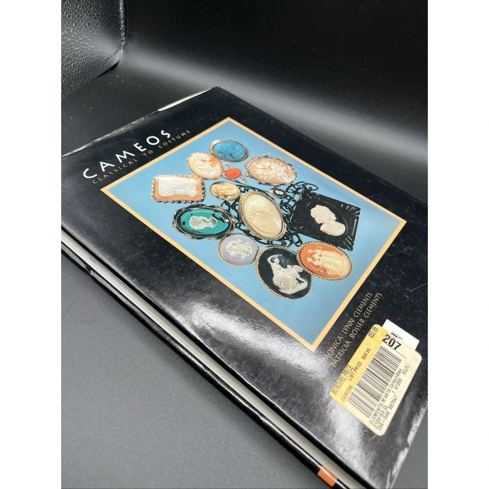 Cameos Classical to Costume - hardcover Clements Monica Lynn Jewelry Book‎